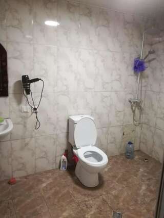 Гостевой дом Natalia Местиа Двухместный номер с 1 кроватью и общей ванной комнатой-8