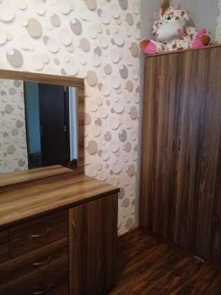 Гостевой дом Natalia Местиа Стандартный двухместный номер с 2 отдельными кроватями и общей ванной комнатой-3