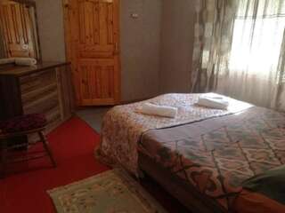 Гостевой дом Natalia Местиа Двухместный номер с 1 кроватью и общей ванной комнатой-3